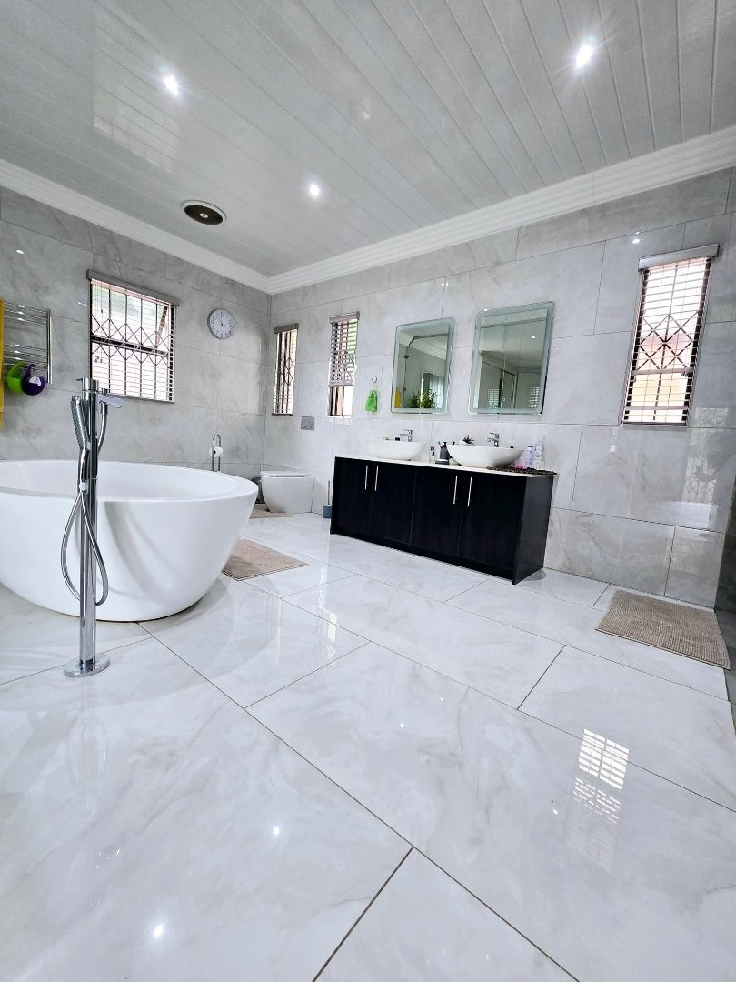 3 Bedroom Property for Sale in La Hoff North West